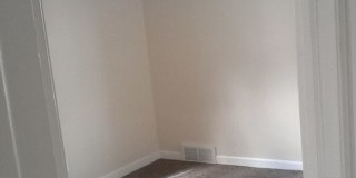 Charming 2-Bedroom Unit in Quiet Moline Location Gallery 8