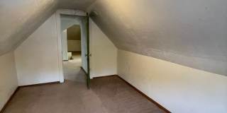 Vintage 3BR House Close to Campus! Gallery 33