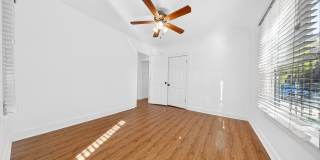 5225 De Longpre Ave. Gallery 4