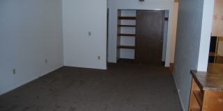 3 Bedroom Home N side of Newberg Gallery 13