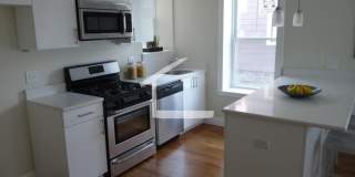 Nice 3 bed in Brookline Gallery 15