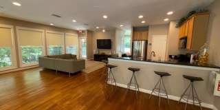1504 LINCOLN Way Gallery 29