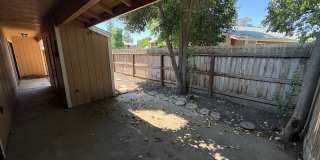 NW Condo Near Shopping Center Available Now! Gallery 29