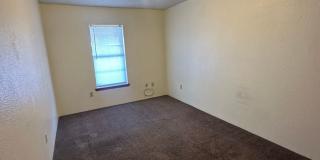 Spacious Upstairs 1 Bed Apartment! Gallery 11