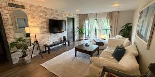 112 Windward Place Gallery 1