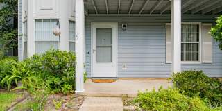 Lovely Ground-Floor Condo with Patio Near Airport Gallery 1