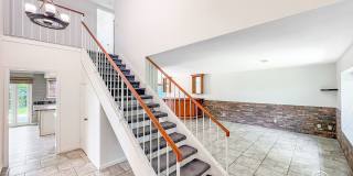 SD: Stunning 4BD/3BA Home in Vista with Panoramic Views, Private Balcony & Large Yard Gallery 6