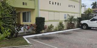 911 N Federal Highway Gallery 2