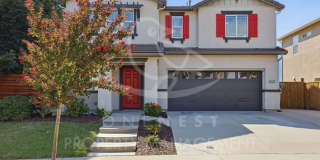 One of a kind, HUGE yard, Perfect West Roseville Home Gallery 1