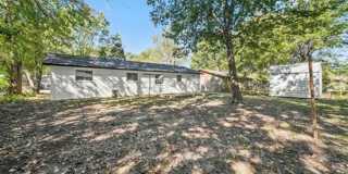 Beautiful Renovated 3 Bedroom Ready Late May Gallery 19