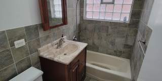 5809 N Whipple St Gallery 16