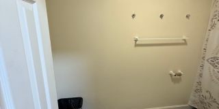 Nicely renovated, pet friendly 3 bed in South Boston. Gallery 29