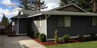 Pre-Leasing Now! 7 Bed 3 Bath with Bonus Room! Gallery 17