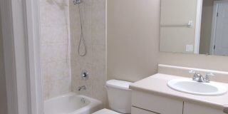 ONE MONTH FREE RENT!! SW Cape 3/2/1 Duplex Avail Now Gallery 9