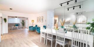 Stylish Heated Pool House  Near the Beach Gallery 12