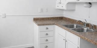 1947 Grand Ave Gallery 6