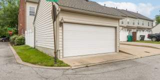 Beautifully maintained 3-bedroom, 2-bath townhome in Nashville’s highly desirable Lennox Village Beautifully maintained 3-bedroom, 2-bath townhome in Nashville’s highly desirable Lennox Village Gallery 30