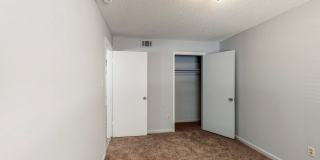 Luxe at Raleigh Apartments Gallery 17