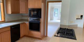 Well maintained 3 bed 2 bath rambler home in quiet Zenith neighborhood in Des Moines Well maintained 3 bed 2 bath rambler home in quiet Zenith neighborhood in Des Moines Gallery 18