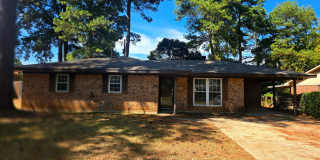 FRESH PAINT-NICE LARGE MC CRARY SOUTHERN HILLS HOME-4BR 2.5BTH Gallery 1