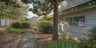 NW Vancouver Condo with Detached Garage & Dedicated Parking Gallery 31