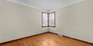 19501 Redfern Street Gallery 7