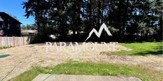 Charming 2-Bedroom Duplex with Garage! Gallery 16