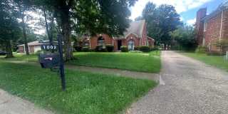 Unique Lyndon area 4 bedroom home with multiple common areas Gallery 79