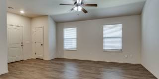 3 Bedroom 2 Bath 2 Car Garage - Edmond Schools Gallery 9