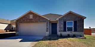 Very Nice and Spacious 4 Bedroom 2 Bath Home With Office/Flex Space in Yukon Schools Gallery 1