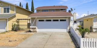 Fairfield, Remodeled 4 Bedroom Home on Quiet Court with Flexible Layout Fairfield, Remodeled 4 Bedroom Home on Quiet Court with Flexible Layout Gallery 1