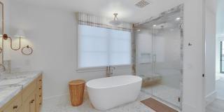 2820 Bayview Gallery 21
