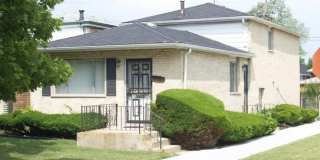 10059 South LaSalle Street Gallery 9