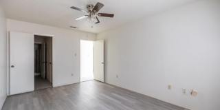 4925 Greenslope Drive Gallery 14