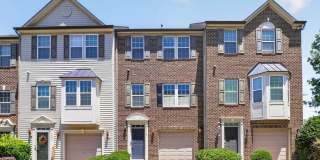 Beautiful three bedroom townhome Gallery 1