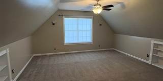 Spacious and well-maintained home located in the heart of Arlington! Gallery 4