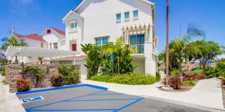 Available Now! Tri-Level 3 Bedroom 3.5 Bath Townhome!! Gallery 61