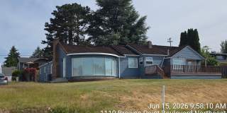 Tacoma views retro 3 bed 2 bath home, available now! Gallery 1