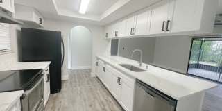 Beautifully updated 2/2, Available Now! Gallery 3