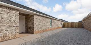 Available May 1: Stylish  Spacious Home Perfect for Families Gallery 1