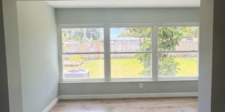 Stylish Seminole Condo with Private Garage in Chateaux de Bardmoor 55+ Community - AVAILABLE JUNE 1ST Gallery 5