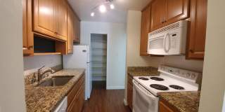 Pet friendly Woodlake townhouse Gallery 1