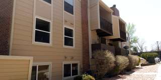 Evolve Real Estate: 2 Bedroom Condo in Aurora available for Immediate Move In! Gallery 1