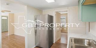 Fully Renovated 4 bedrooms 2 bathrooms! Gallery 11
