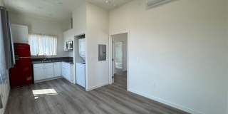 209 N Serrano Avenue 1/2 Gallery 6