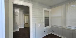 Wonderful Bungalow Just Renovated! Gallery 5