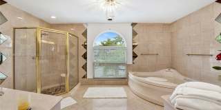 2889 NE 35th St Gallery 98