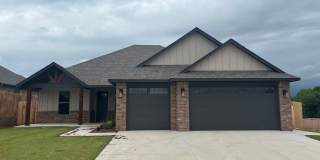 Wonderful 4 Bed 2 Bath Home in Norman Gallery 1