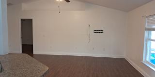 Beautiful 3 Bedroom +Den Pool Home for Rent!!! Gallery 4