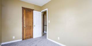 5421 Toledo Street Gallery 29